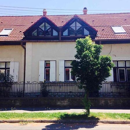 Horvath Apartmanhaz Kaposvár Eksteriør billede